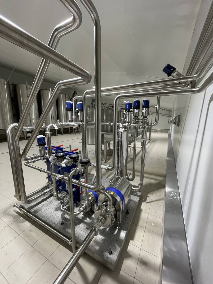 Raccordement du skid NEP avec des tubes inox SMS